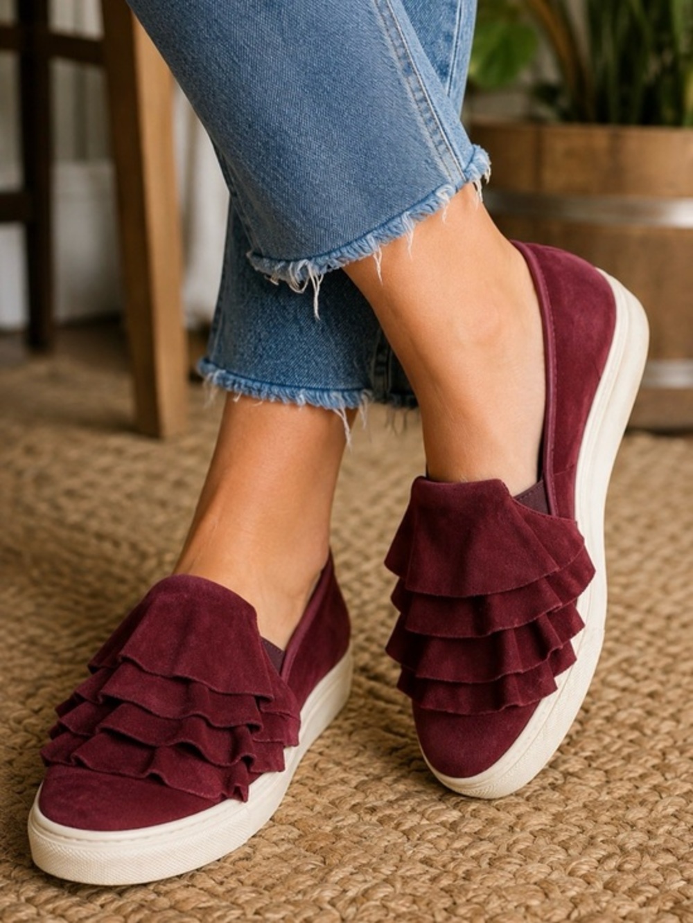Seychelles Burgundy Suede Ruffle Slip On Sneakers Shoes Size 7